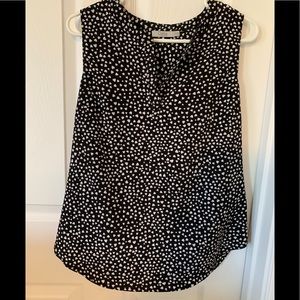 🌹New, Black & White Mini Hearts Top!